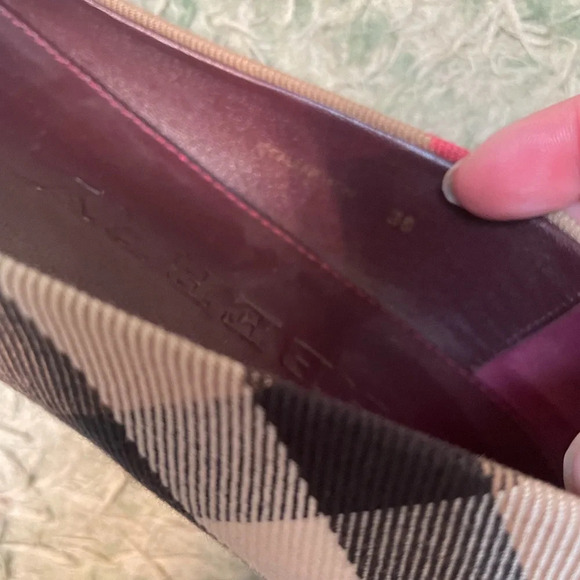 BURBERRY PLAID CLOTH FLATS - Picture 6 of 6